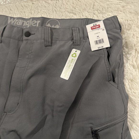 Wrangler Outdoor Mens NWT Field Utility Relaxed fit Shorts 44 gray elastic waist - Picture 3 of 12